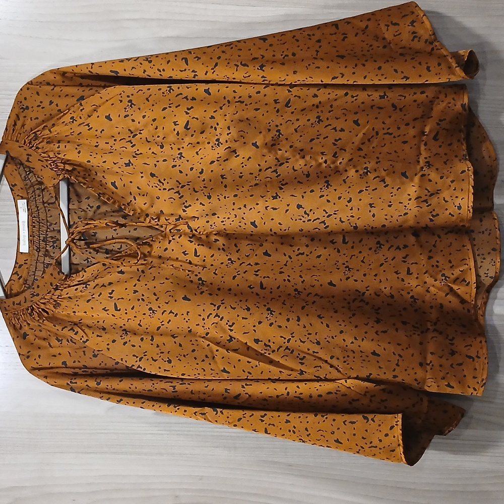 69. EUC Bishop + Young Women's Flowy Blouse Size: Small